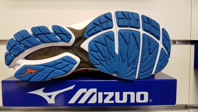 Mizuno Wave Rider 22